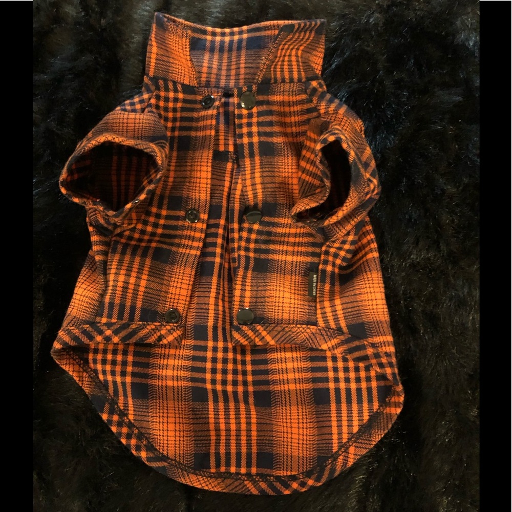 Button up collar top size small.